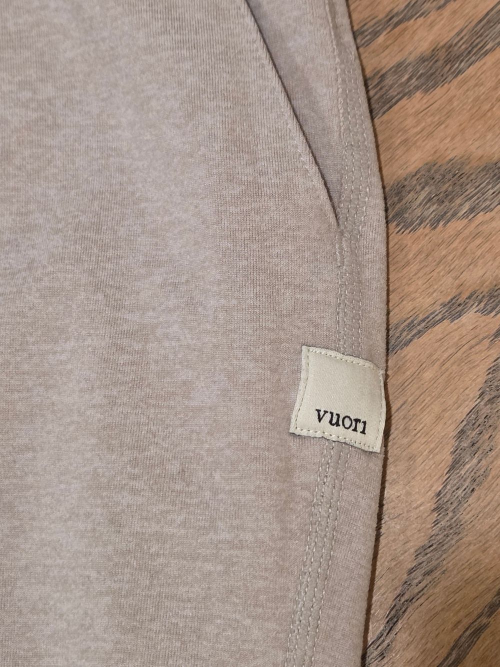 Vuori Jogger Pants Womens L Heathered Taupe Beige Rise Shine Athleisure Lounge